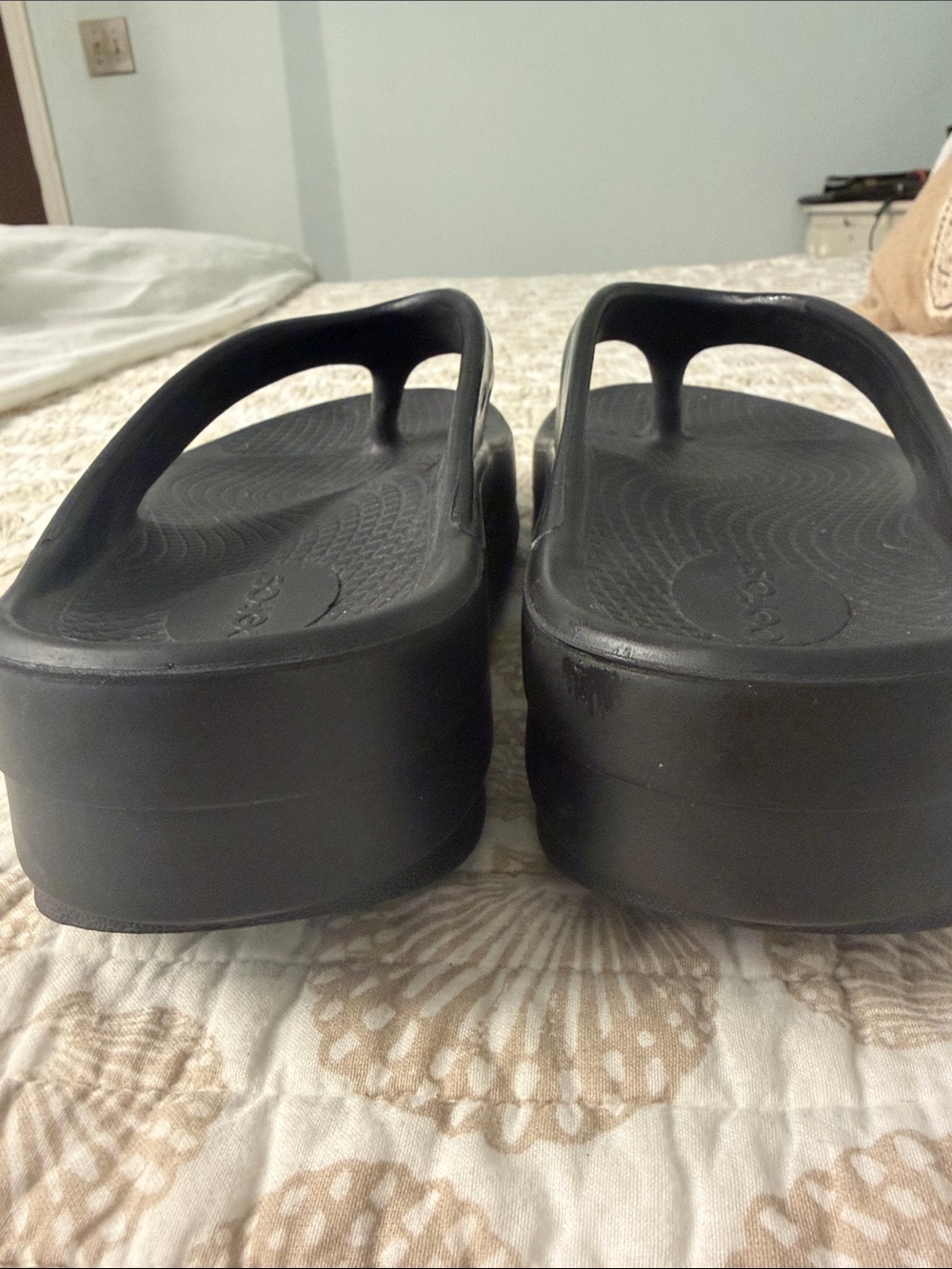 OOFOS OOmega Platform Flip Flop - Women's - Picture 4 of 7
